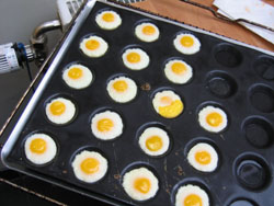 TOASTS AUX ŒUFS DE CAILLE