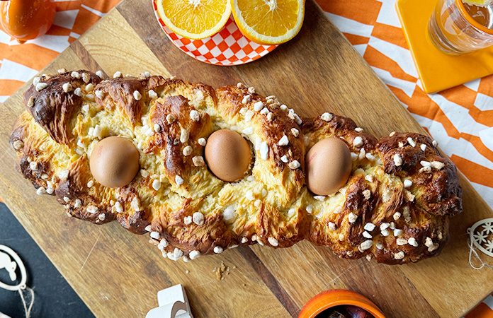 Brioche de Pâques aux oeufs et sucre perlé