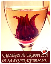 champagne et sa fleur d'hibiscus