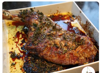 Épaule d'agneau en croûte d'herbes