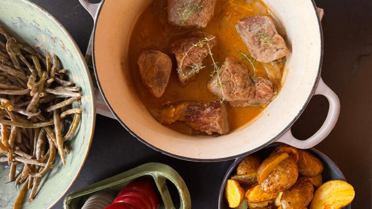 Filet mignon de porc en cocotte aux échalotes
