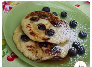 Pancakes aux myrtilles et soda Canada Dry