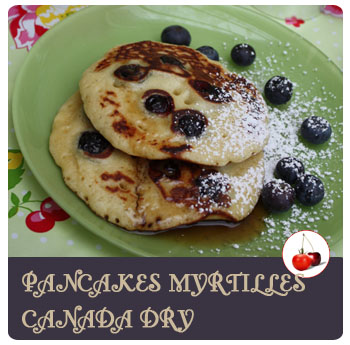 Pancakes aux myrtilles et soda Canada Dry