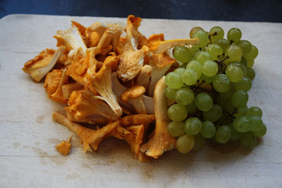 CAILLE AU GIROLLES ET RAISINS 