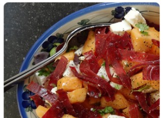Salade de melon mozzarella et viande de grison