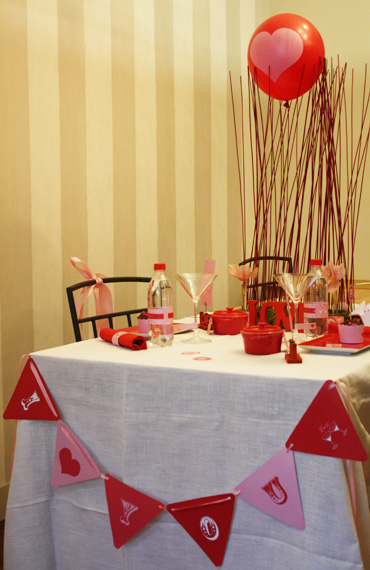 Décoration de table rouge pour la Saint Valention ou soirée entre amoureux