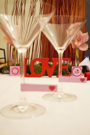 Décoration de table rouge pour la Saint Valention ou soirée entre amoureux