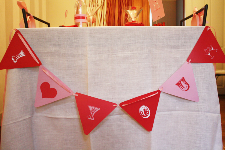 Décoration de table rouge pour la Saint Valention ou soirée entre amoureux