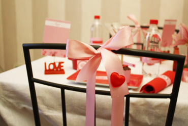 Décoration de table rouge pour la Saint Valention ou soirée entre amoureux