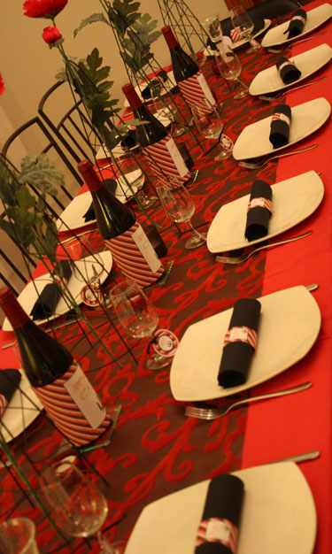 Décoration de table en rouge et noir pour la nouvelle année?