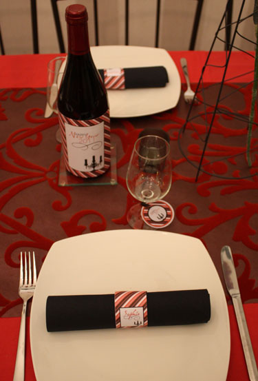 Décoration de table en rouge et noir pour la nouvelle année?