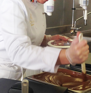 Faire son oeuf de Pâques chez Godiva