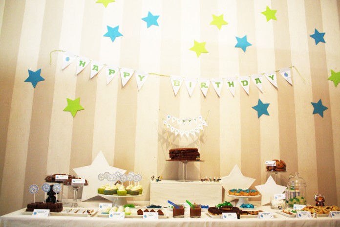 sweet-table-star-wars Galactic Party