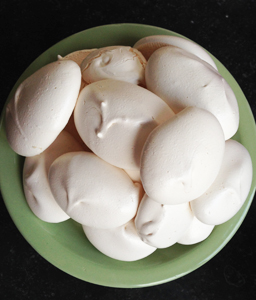 Companion Meringues