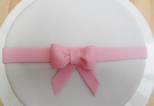 noeud en pâte à sucre