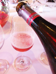 Quand le champagne s’habille d’une robe Rubis Velours, une nouvelle Cuvée chez Pannier... 