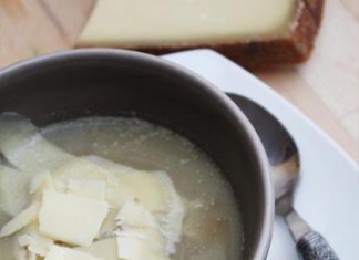 Soupe de chicons au Gruyère d'Alpage