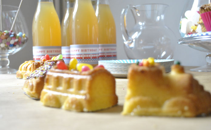 TomateCerise-decoration-anniversaire-train-cake-train-contour-bouteille
