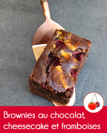 Brownies au chocolat, tourbillon de cheesecake et framboises