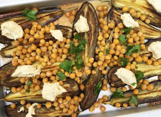 Aubergine sauce tahina aux pois chiches