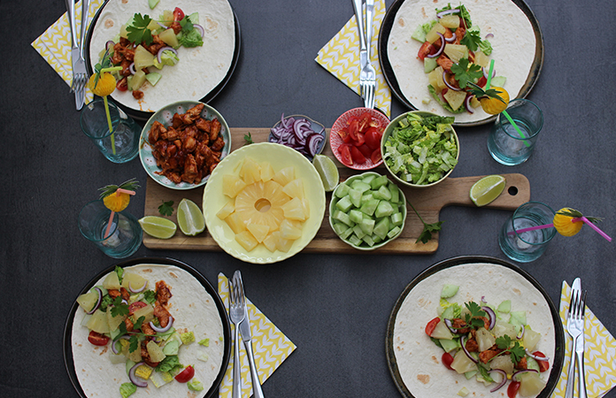 Tacos au poulet sauce barbecue et ananas | Une recette avec des fruits en conserve