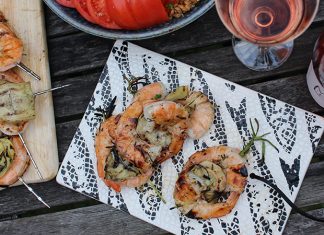 Brochettes de gambas au romarin