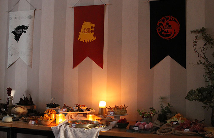 Games of Thrones | Une décoration de table atour de 3 maisons Stark, Lannister et Targaryen