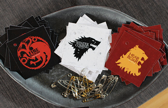 Games of Thrones | Une décoration de table atour de 3 maisons Stark, Lannister et Targaryen