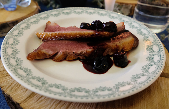 Magret de canard aux cerises griottes