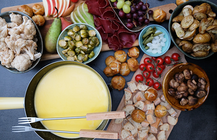 La fondue Suisse Moitié Moitié | Gruyère et Vacherin | Une recette en ...