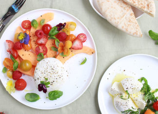 Salade de mozzarella aux fruits d’été