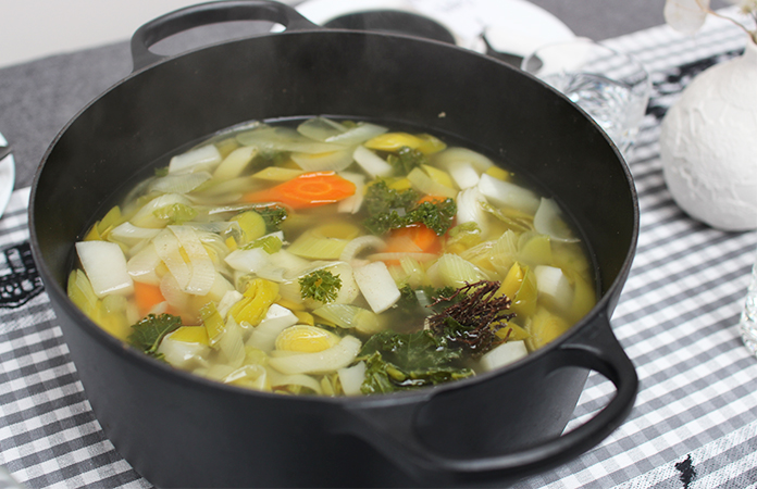 Soupe de légumes vitaminée et son toast gratiné à l’Appenzeller