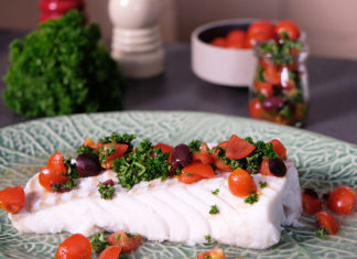 Poisson vapeur et sa sauce fraicheur tomate olive | Une recette réalisée au four vapeur
