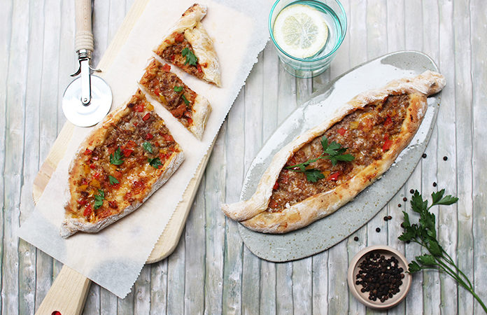pide-pizza-turc-1a Pizza allongée turque - Pide