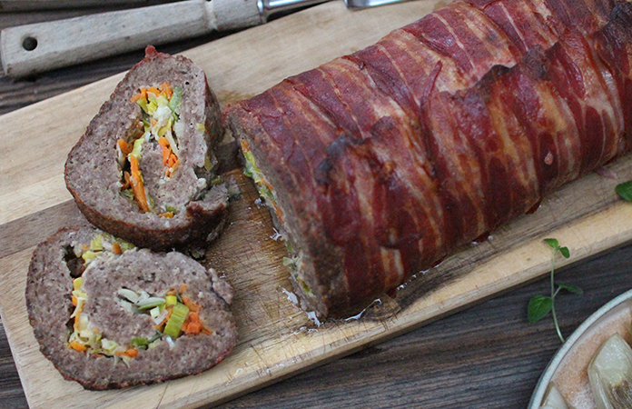 Pain de viande roulé aux légumes et fromage | Une recette en vidéo