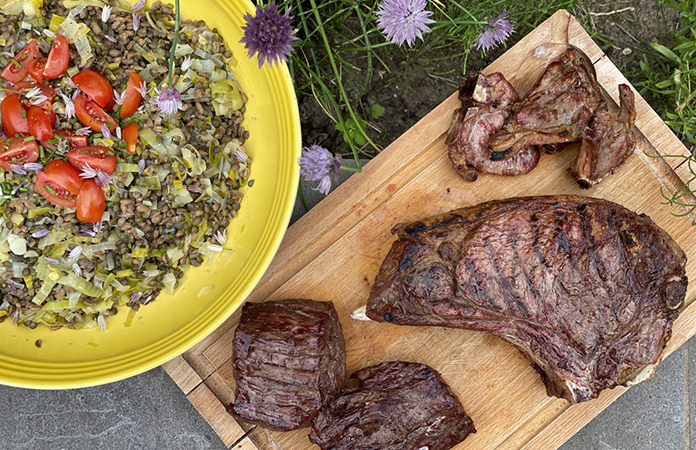 Salade d’épeautre lentilles et côte de bœuf