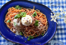 Pâtes tomate, pancetta et burrata