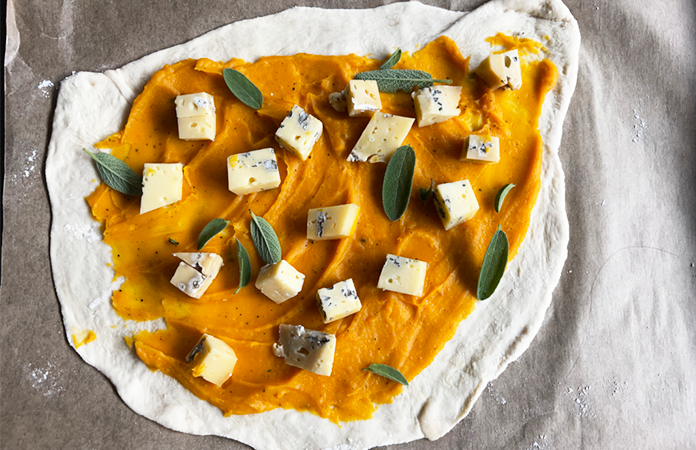 Pizza au butternut et bleu des grottes