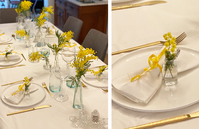 Décoration de table avec du mimosa
