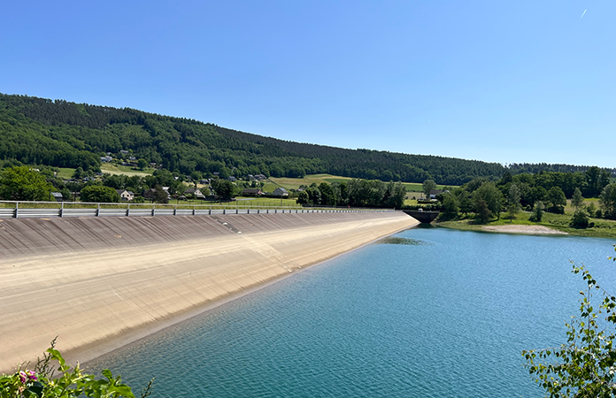 promenade autour de la cascade de Coo