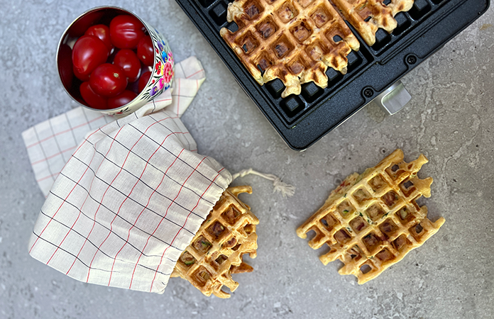 Gaufre au fromage, courgette et jambon : un en-cas sain