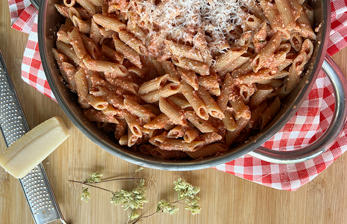 Pâtes sauce tomate crème et parmesan