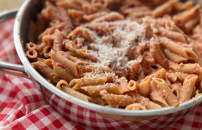 Pâtes sauce tomate crème et parmesan