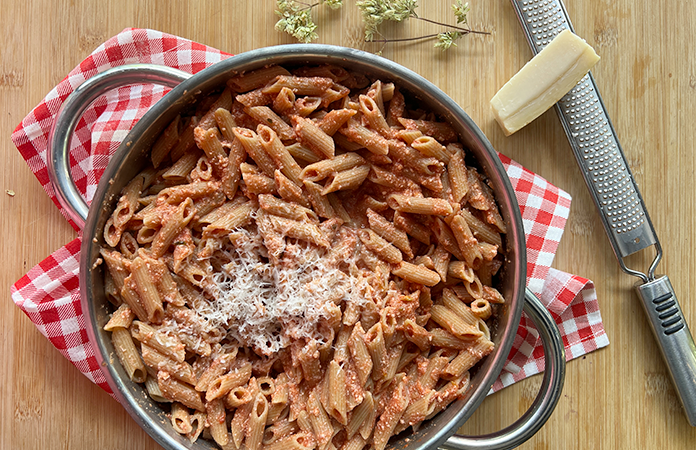 Pâtes sauce tomate crème et parmesan