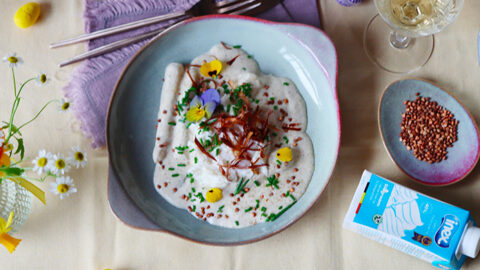 Crème d’asperges au parmesan et œuf poché