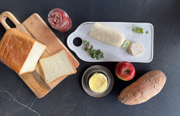 Ingrédients pour toasts au boudin blanc de Liège IGP avec patate douce et pomme